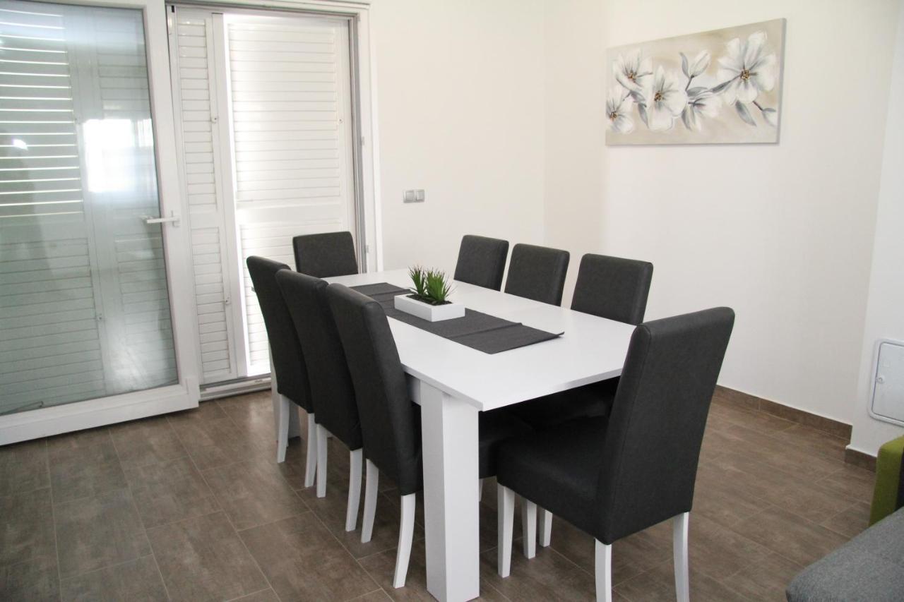 Apartman Ivana 비오그라드나모루 외부 사진
