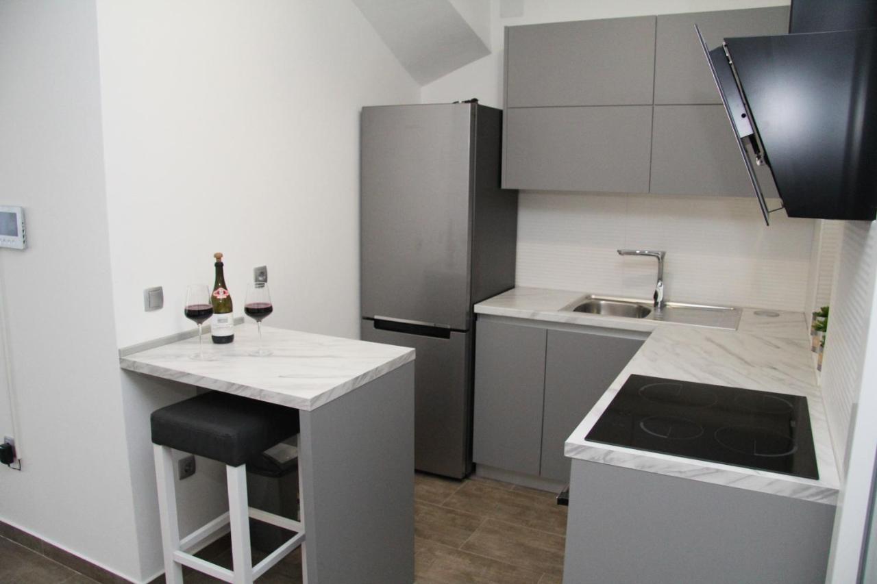 Apartman Ivana 비오그라드나모루 외부 사진