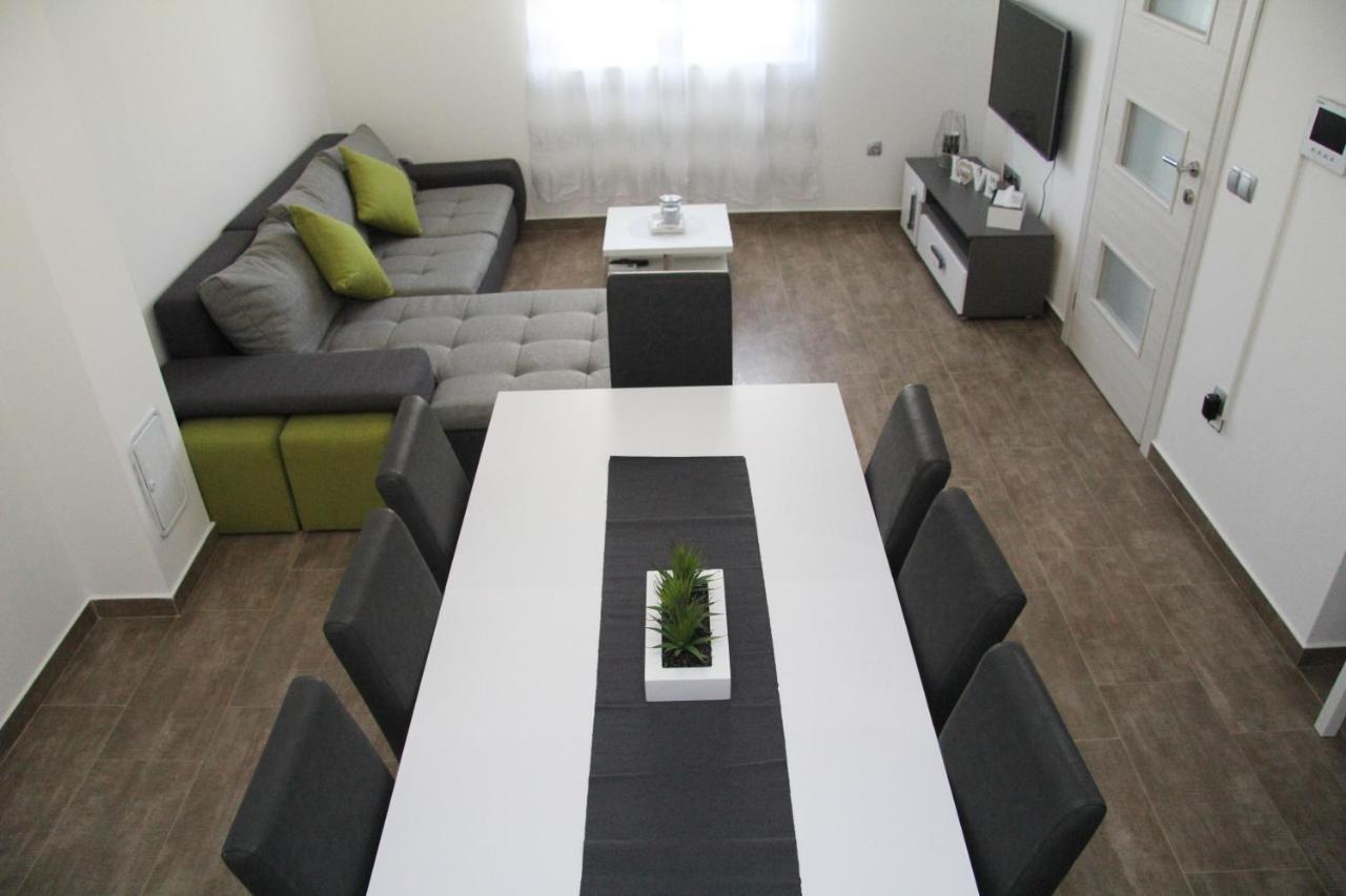 Apartman Ivana 비오그라드나모루 외부 사진
