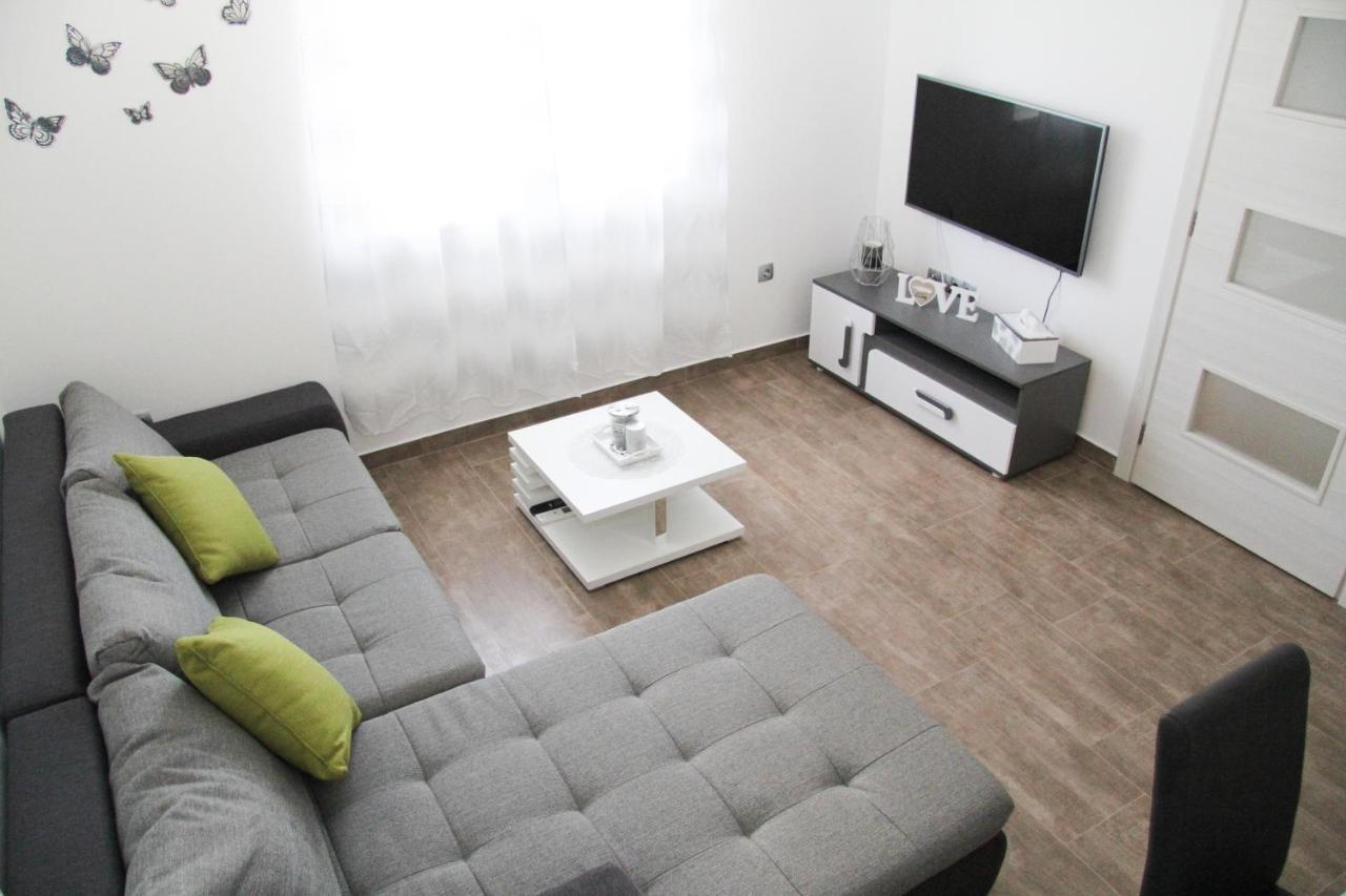 Apartman Ivana 비오그라드나모루 외부 사진